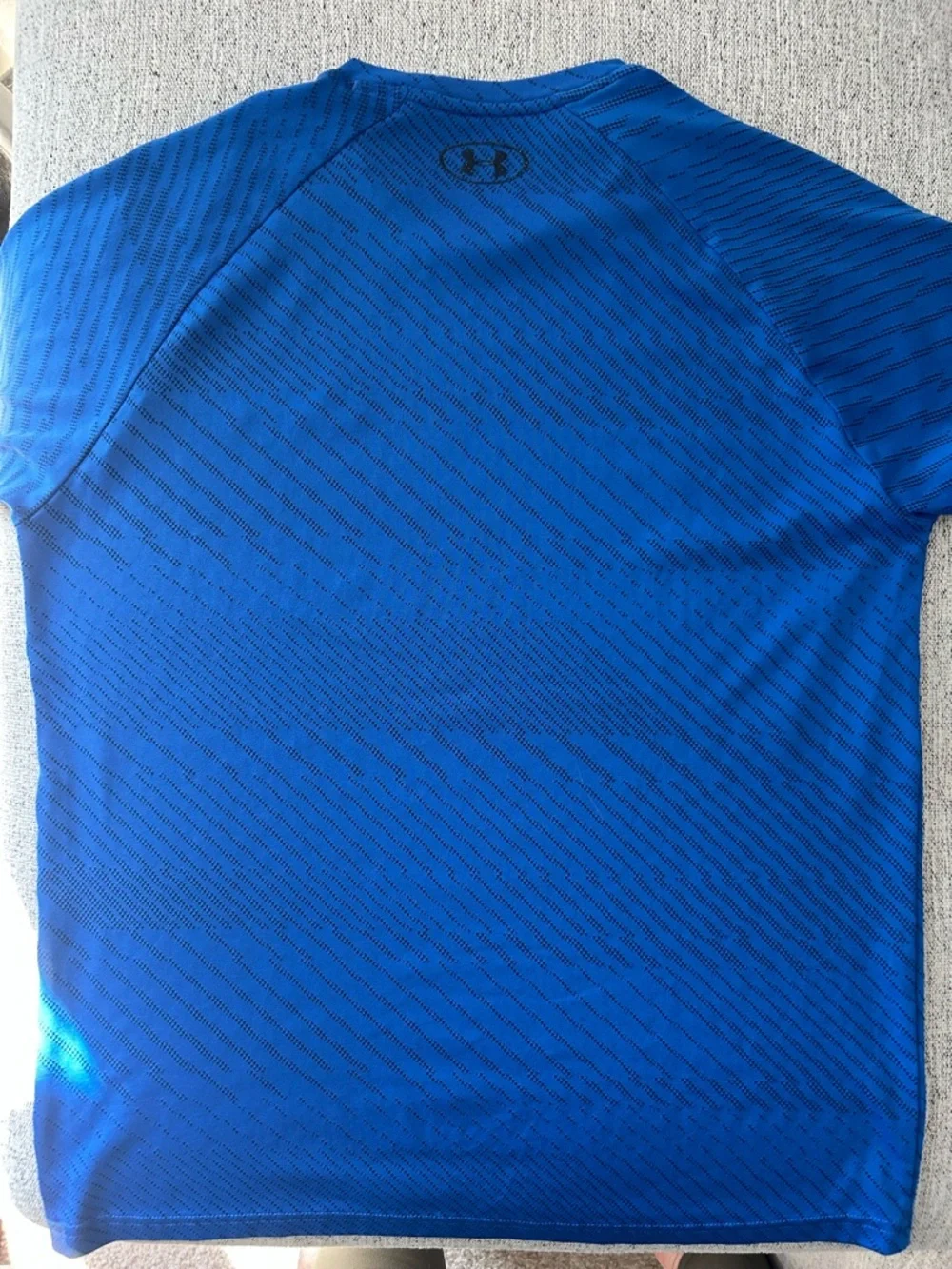 Under Armour Men’s Royal Blue Short Sleeve Athletic Tee - Picture 2 of 5